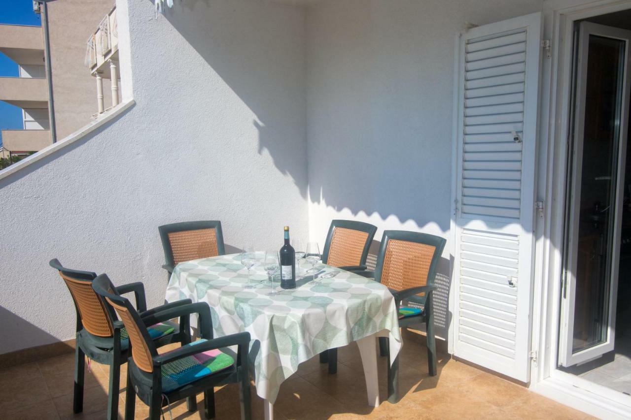 Apartments Vinka Trogir Exterior foto